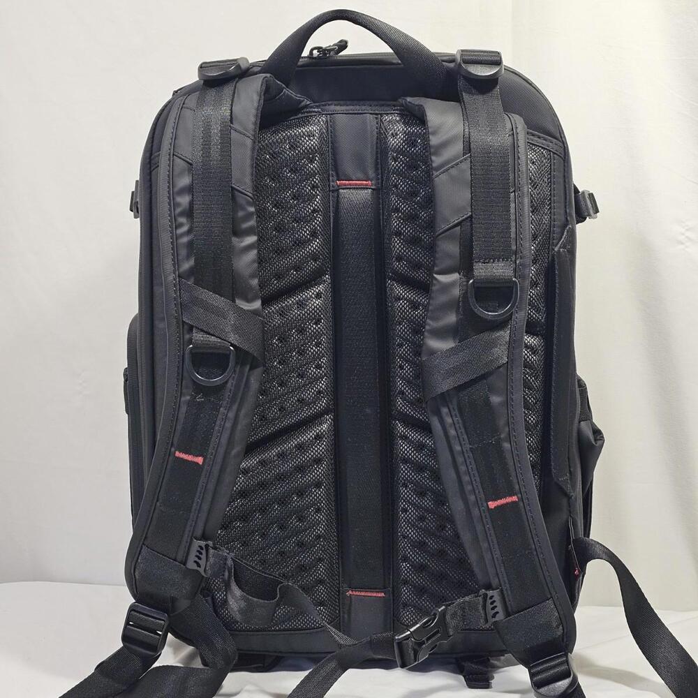 ULANZI BP09 Camera Backpack Versatile Camera Travel Bag 22L Capacity - Picture 3 of 13